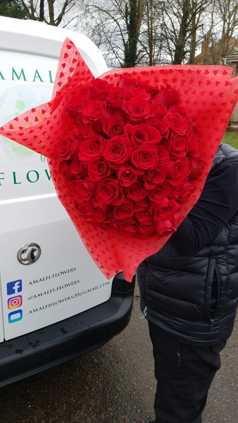 Absolute Love for 100 Roses